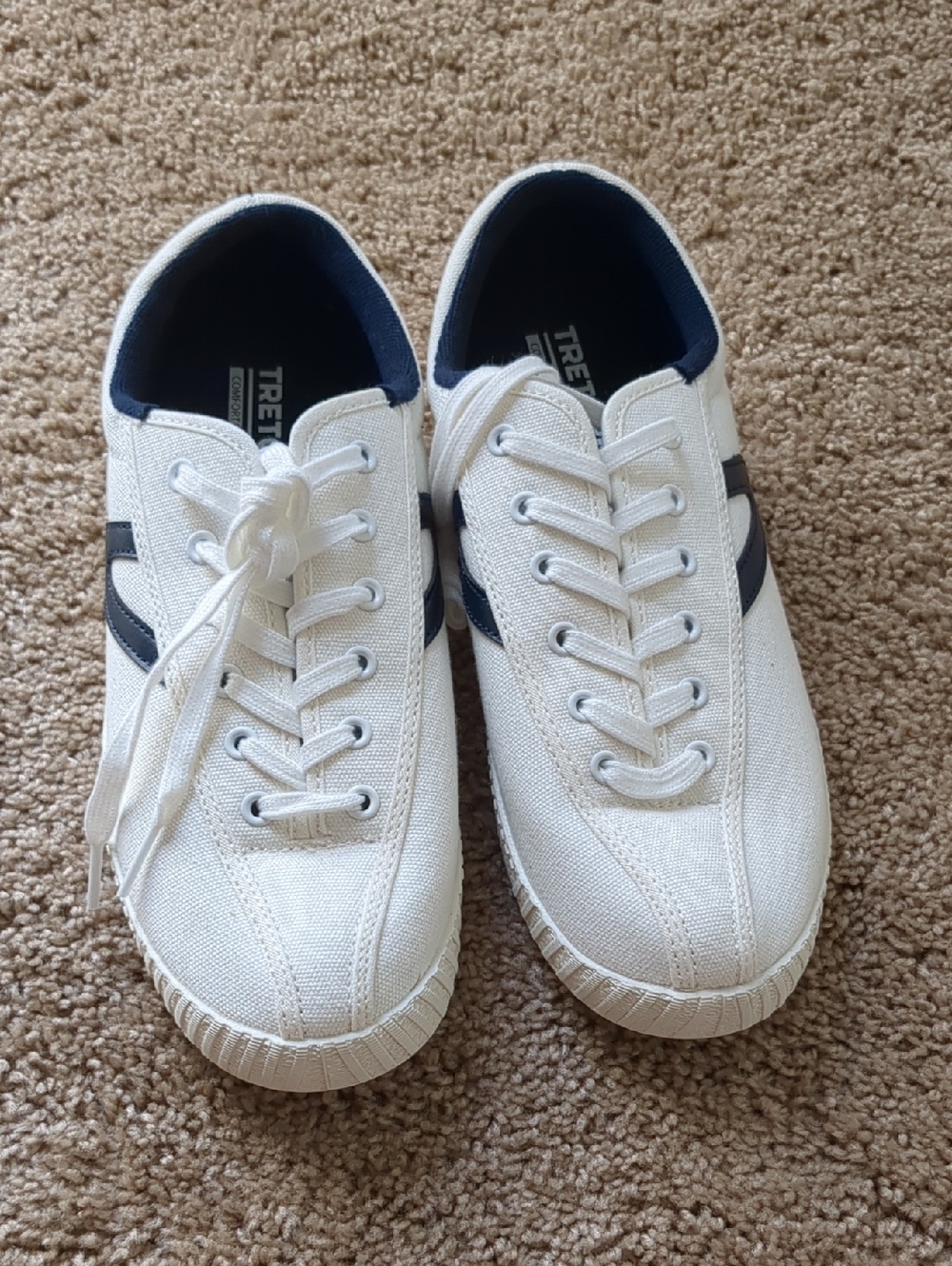 Tretorn Nylite White Navy Sneakers size 9 NEW